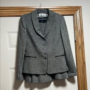 Tahari Arthur S Levine women’s suit.  Size 8